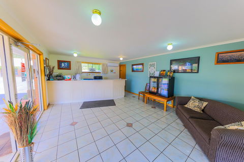 Country Roads Motor Inn Naracoorte - Tourism Gold Coast 14