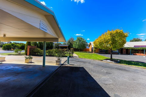 Country Roads Motor Inn Naracoorte - Tourism Gold Coast 38