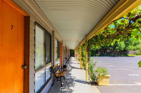 Country Roads Motor Inn Naracoorte - Tourism Gold Coast 27