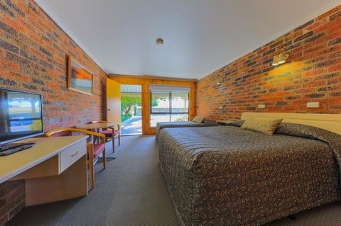Country Roads Motor Inn Naracoorte - Tourism Gold Coast 10