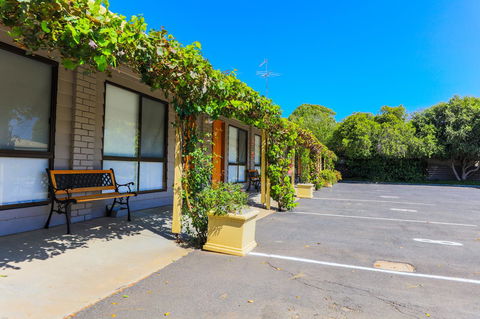 Country Roads Motor Inn Naracoorte - Tourism Gold Coast 26