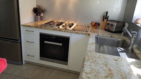 Acaill Accommodation Esplanade Living Self Check-In Self Check-Out - Tourism Gold Coast 8