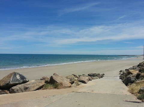 Acaill Accommodation Esplanade Living Self Check-In Self Check-Out - Tourism Gold Coast 6