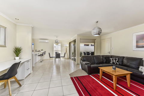 City Fringe Apartment - Tourism Gold Coast 0