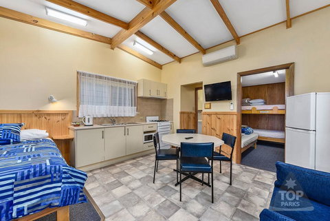 Millicent Hillview Caravan Park - Tourism Gold Coast 16