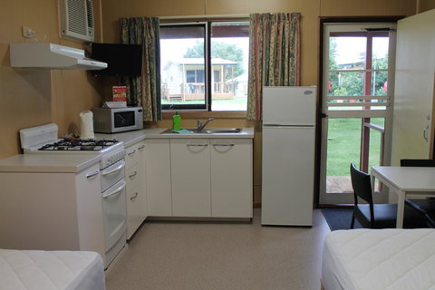 Millicent Hillview Caravan Park - Tourism Gold Coast 36