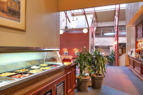 Victoria Hotel Strathalbyn - Tourism Gold Coast 4