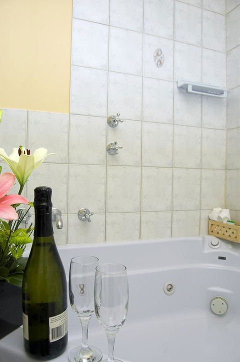 Victoria Hotel Strathalbyn - Tourism Gold Coast 1
