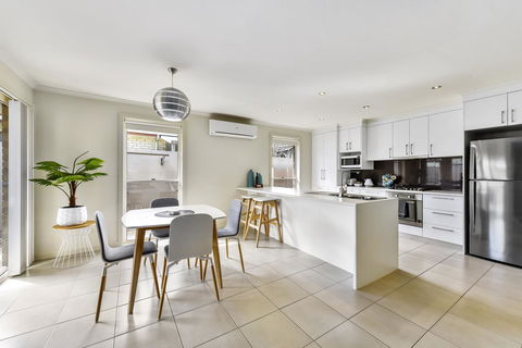 City Fringe Apartment B, Mount Gambier - Tourism Gold Coast 6