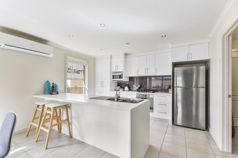 City Fringe Apartment B, Mount Gambier - Tourism Gold Coast 5