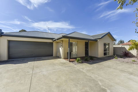 City Fringe Apartment B, Mount Gambier - Tourism Gold Coast 11