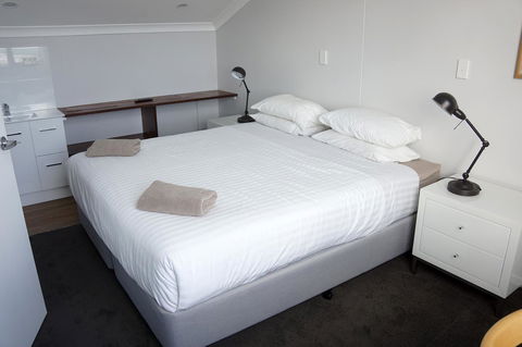 Oceanside 23 - Tourism Gold Coast 9