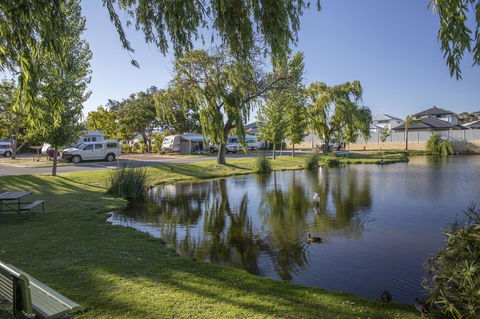 Karrinyup Waters Resort - Tourism Gold Coast 44