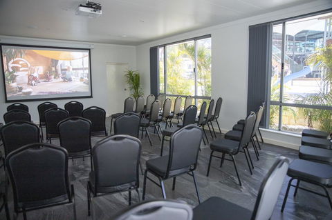 Karrinyup Waters Resort - Tourism Gold Coast 39