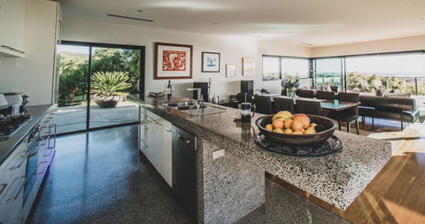 The Roozen Residence - Tourism Gold Coast 4