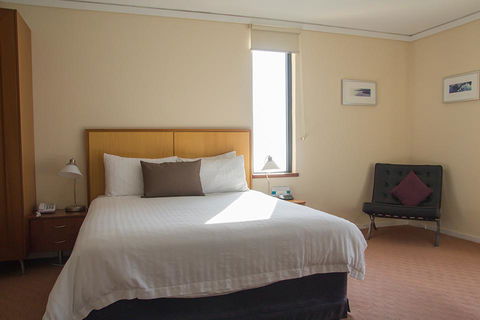 Ocean Beach Hotel - Tourism Gold Coast 1