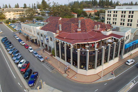 Ocean Beach Hotel - Tourism Gold Coast 3