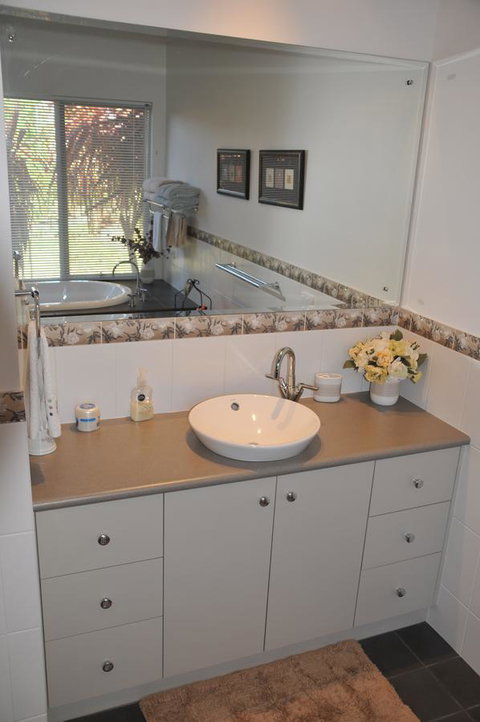 Glenelg On King Bed & Breakfast - Tourism Gold Coast 25