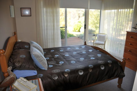 Glenelg On King Bed & Breakfast - Tourism Gold Coast 23