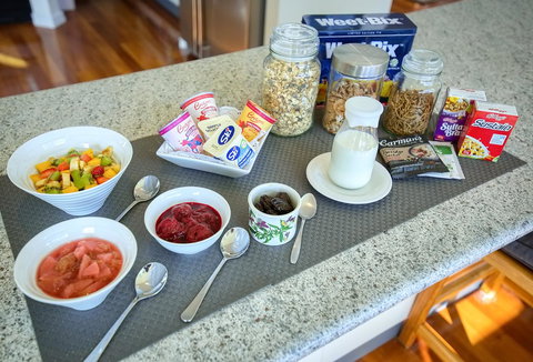 Glenelg On King Bed & Breakfast - Tourism Gold Coast 10