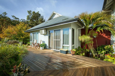 Glenelg On King Bed & Breakfast - Tourism Gold Coast 7