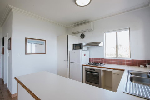 Canal Rocks Beachfront Apartments - Tourism Gold Coast 10