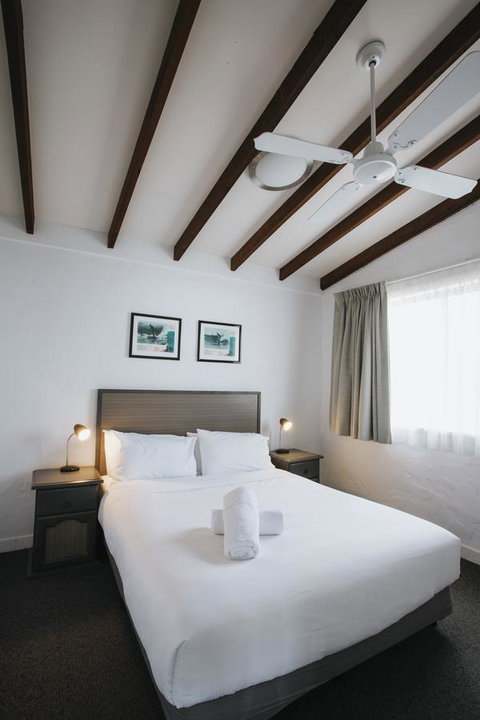 Canal Rocks Beachfront Apartments - Tourism Gold Coast 19