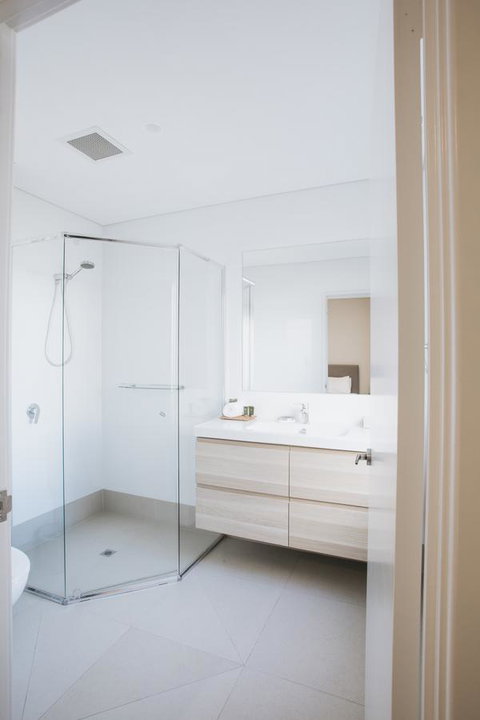 Canal Rocks Beachfront Apartments - Tourism Gold Coast 40