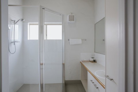 Canal Rocks Beachfront Apartments - Tourism Gold Coast 39