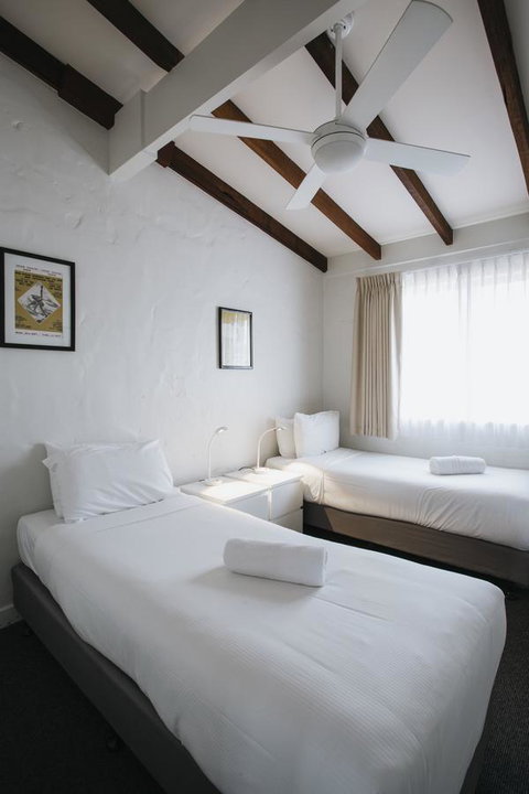Canal Rocks Beachfront Apartments - Tourism Gold Coast 37