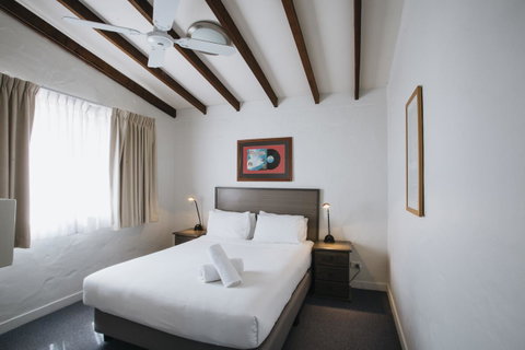 Canal Rocks Beachfront Apartments - Tourism Gold Coast 14