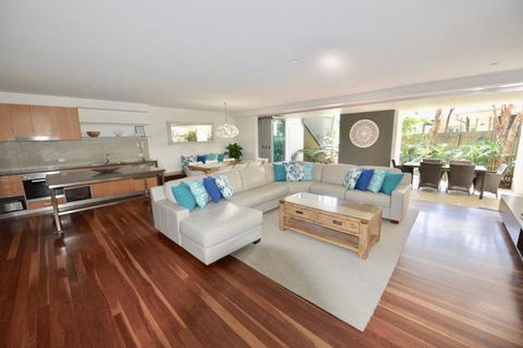 East On Byron - Tourism Gold Coast 19