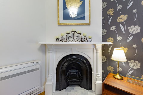 Heritage Townhouse Near Harbour Bridge - Tourism Gold Coast 8