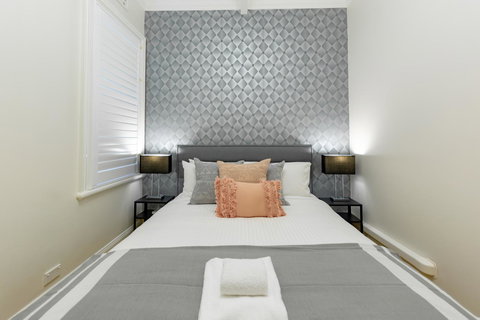 Heritage Townhouse Near Harbour Bridge - Tourism Gold Coast 11