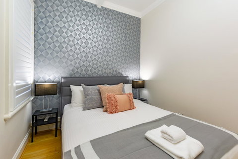 Heritage Townhouse Near Harbour Bridge - Tourism Gold Coast 27