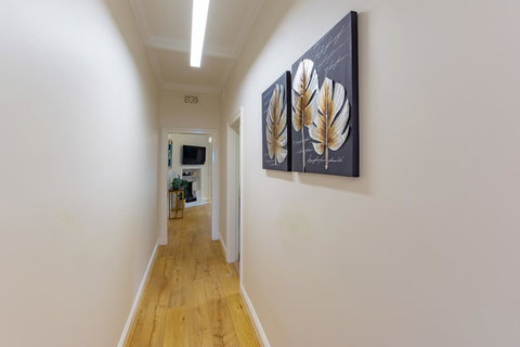 Heritage Townhouse Near Harbour Bridge - Tourism Gold Coast 12