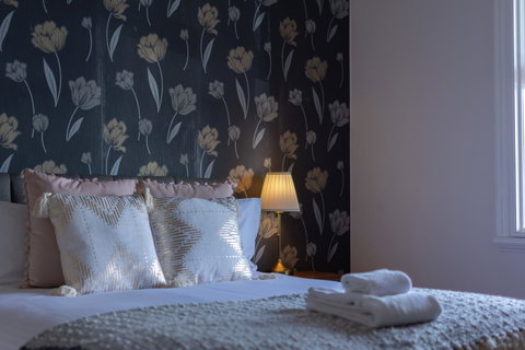 Heritage Townhouse Near Harbour Bridge - Tourism Gold Coast 4