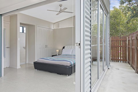 Crescent Head Spa Villa - Gold Coast 6