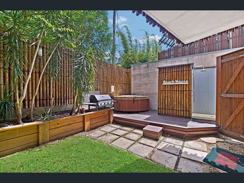 Crescent Head Spa Villa - Gold Coast 11