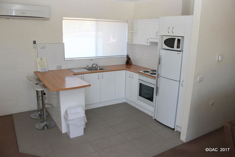 Mollymook Cove Apartments - Tourism Gold Coast 12