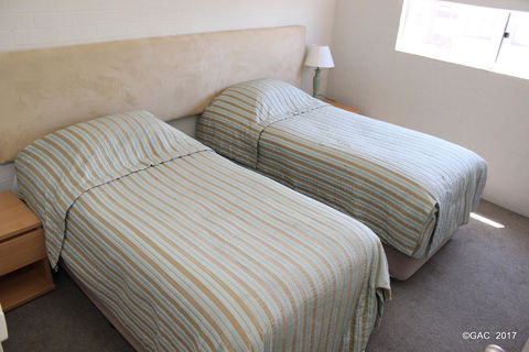 Mollymook Cove Apartments - Tourism Gold Coast 17