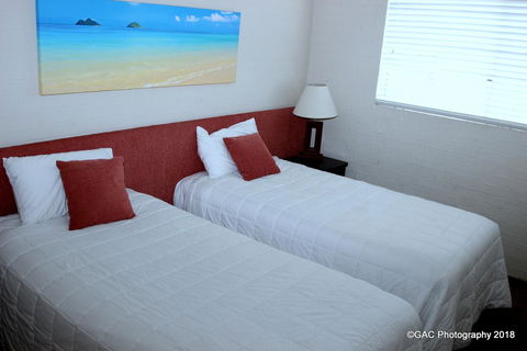 Mollymook Cove Apartments - Tourism Gold Coast 20