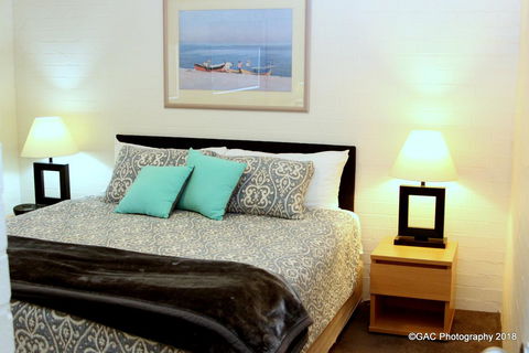 Mollymook Cove Apartments - Tourism Gold Coast 31