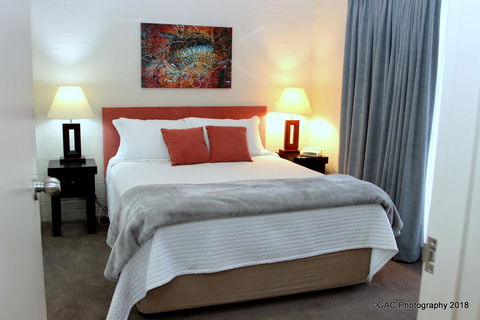 Mollymook Cove Apartments - Tourism Gold Coast 4