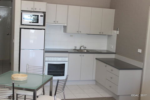 Mollymook Cove Apartments - Tourism Gold Coast 23