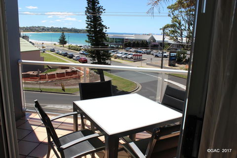 Mollymook Cove Apartments - Tourism Gold Coast 7