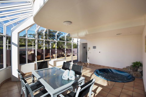 Mollymook Cove Apartments - Tourism Gold Coast 35