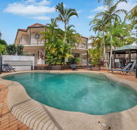 Cossies by the Sea - Tourism Gold Coast