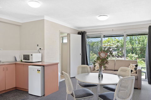 The Park Hotel Motel, Suffolk Park - Tourism Gold Coast 9