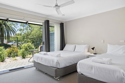 The Park Hotel Motel, Suffolk Park - Tourism Gold Coast 7